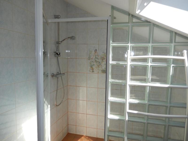 Two-Bedroom House image 4