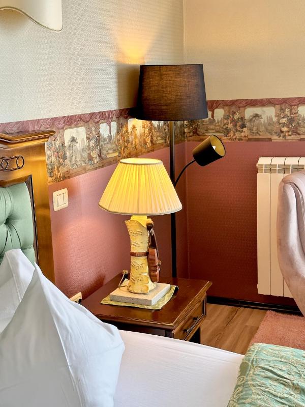 Superior Double Room image 3