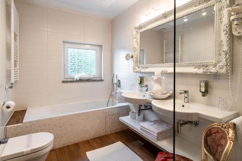 Suite with Pool View image 4