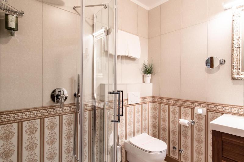 Superior Double Room image 4