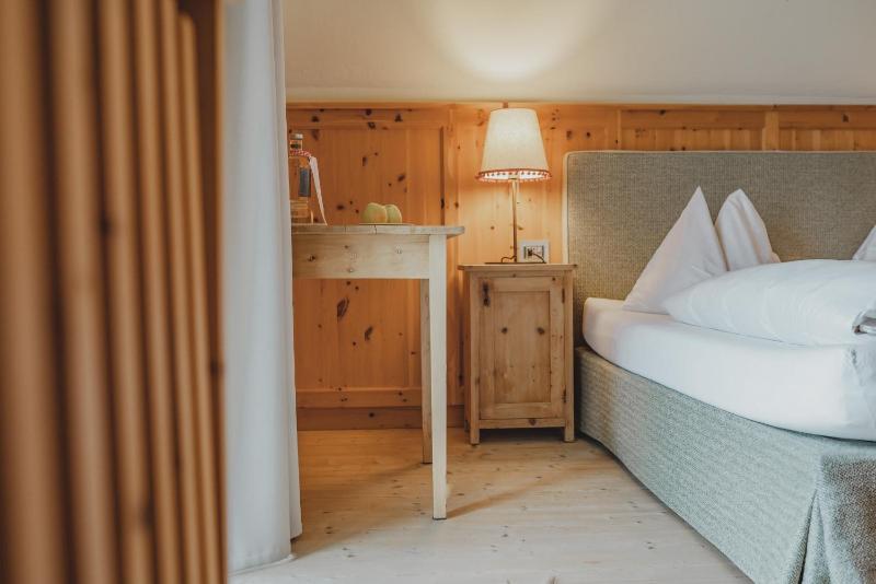 Junior Suite with Balcony image 1
