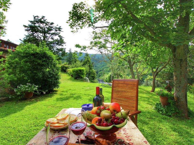 Farmhouse in Cortona with pool - image 19