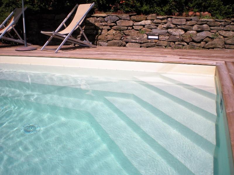 Farmhouse in Cortona with pool - image 17