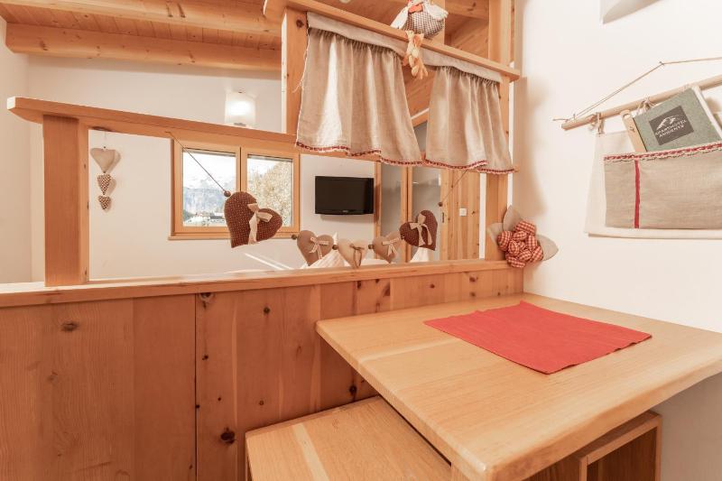 Double Room with Balcony image 4