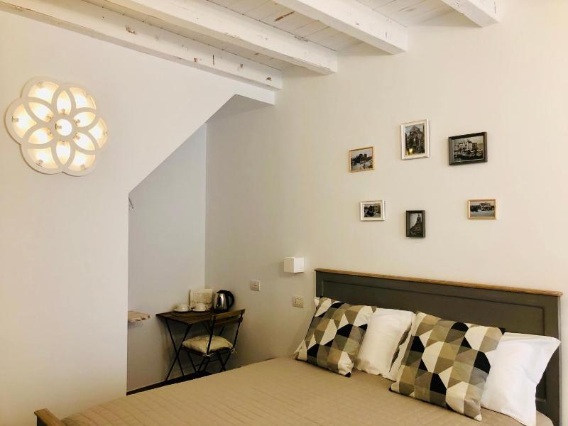 Double Room with Private Bathroom image 1