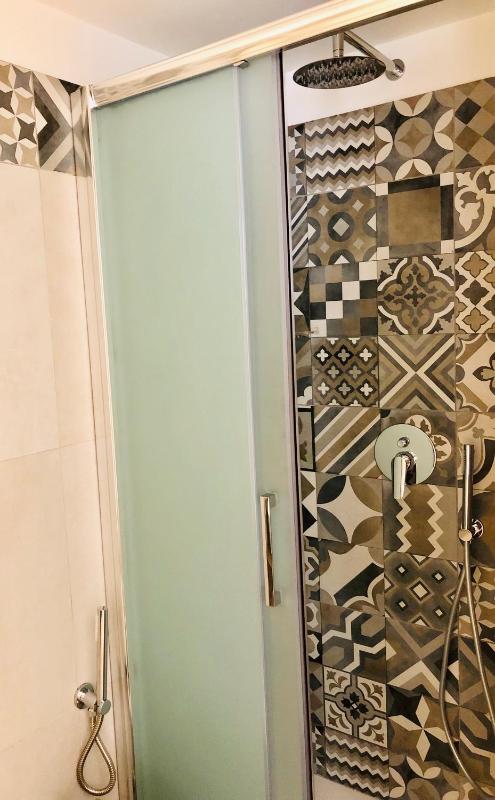 Quadruple Room with Private Bathroom image 2