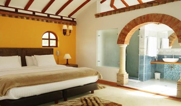 Executive Suite image 2