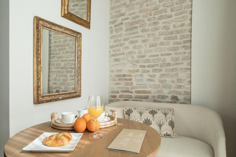 Mylu Suites by Puerta Catedral - image 16