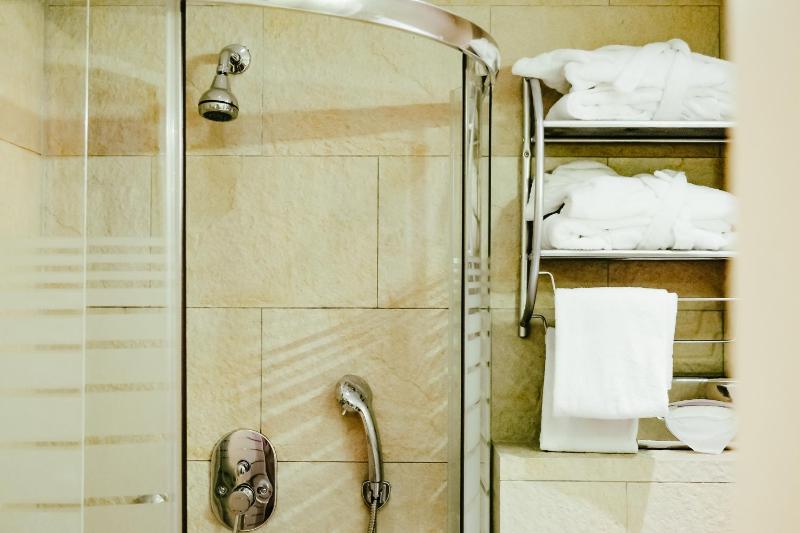 Comfort Twin Room with Balcony image 4