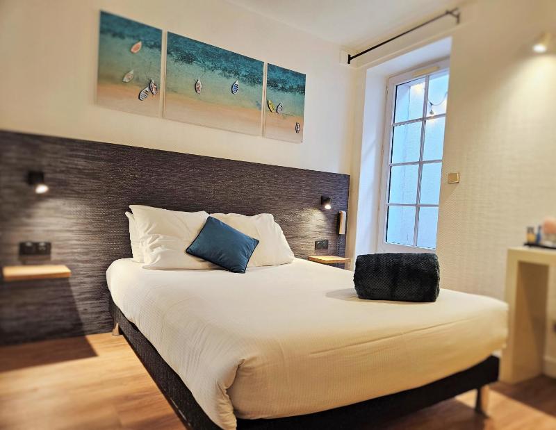 Double Room image 4