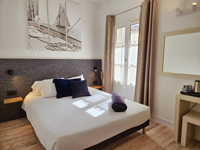 Double Room image 1