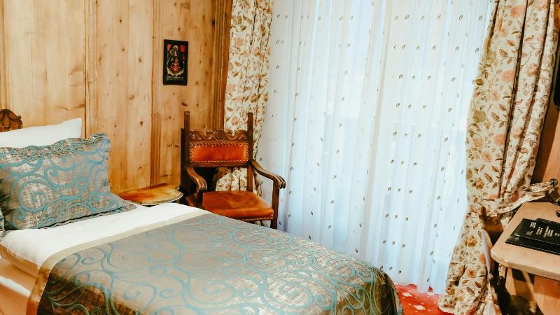 Comfort Single Room image 3