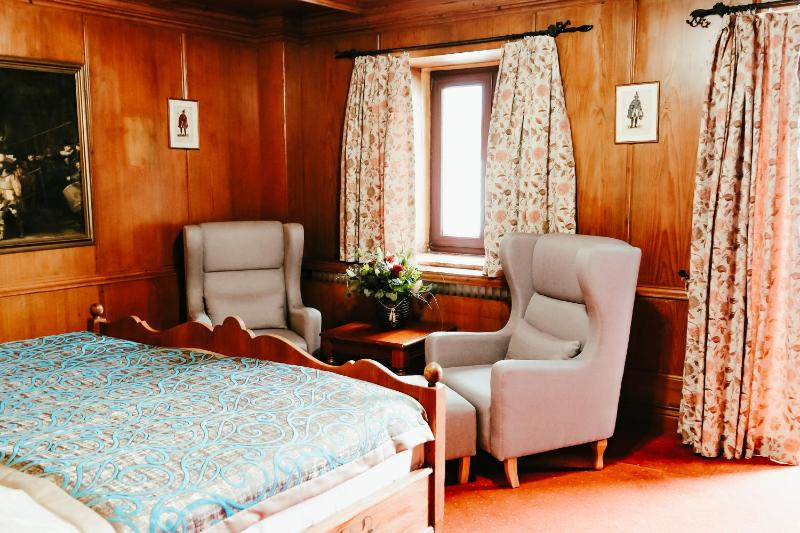 Deluxe Double Room with Balcony image 3
