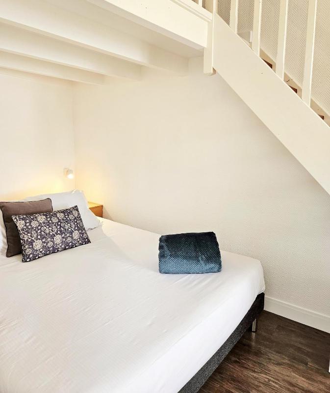 Terrace Side - Suite image 3