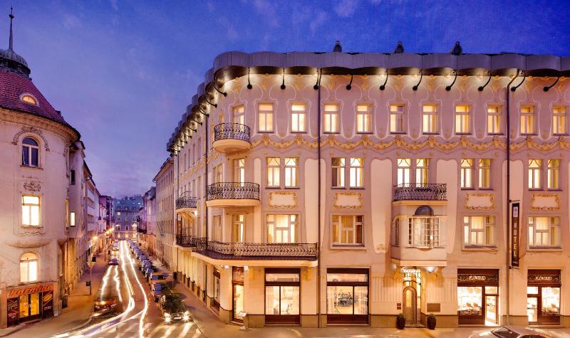 Roset Hotel & Residence - image 1