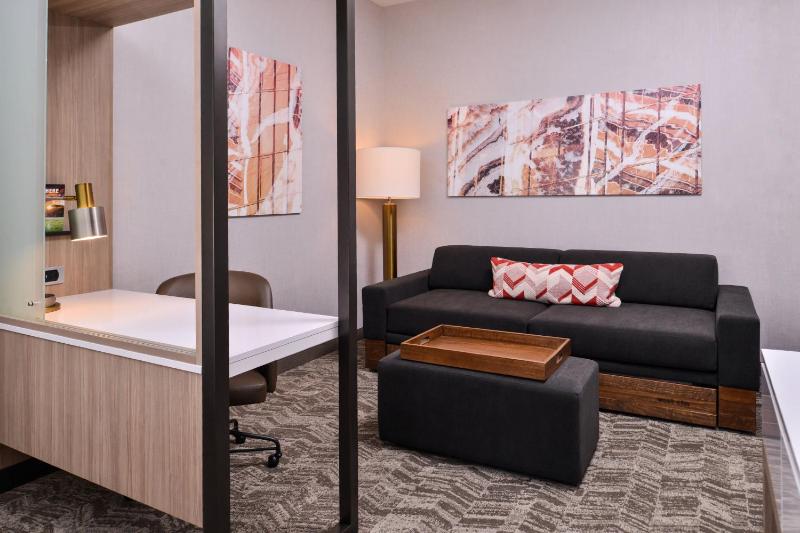 Queen Suite with Two Queen Beds and Sofa Bed image 4