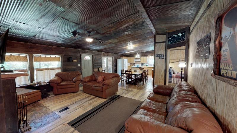 Three-Bedroom Holiday Home  image 1