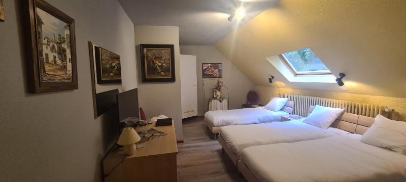 Classic Triple Room image 3