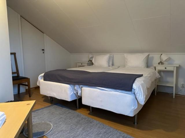 Small Double Room image 2