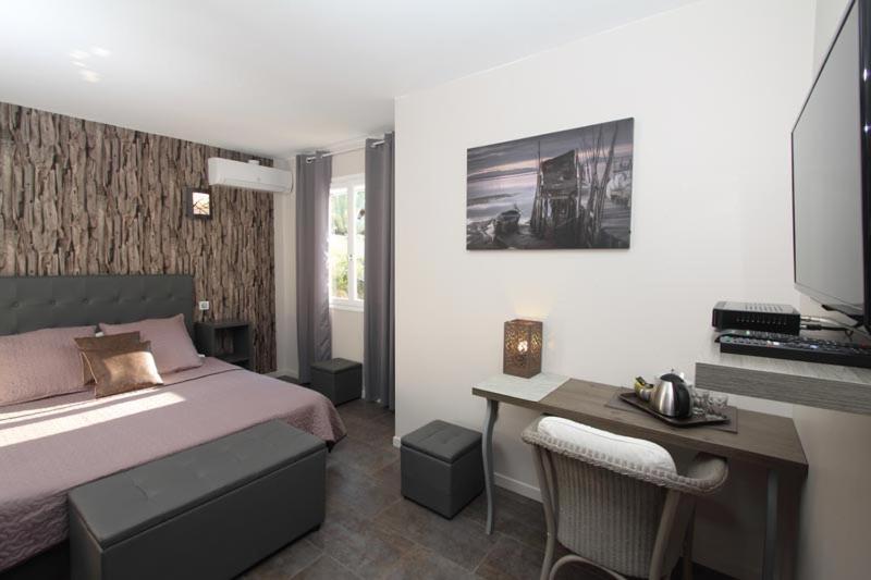 Superior Double Room image 1