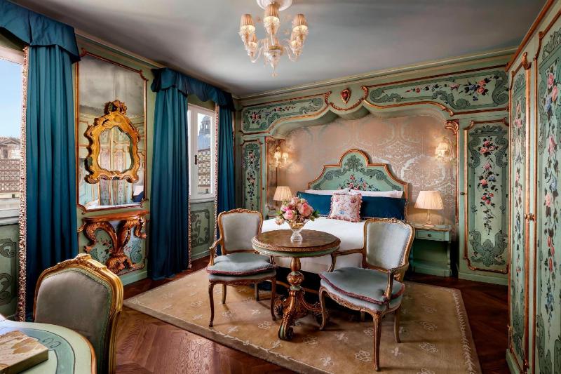 Venetian, Guest room, 1 Queen image 3