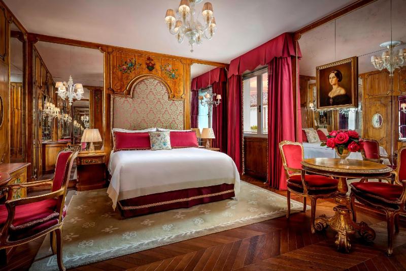 Venetian, Guest room, 1 Queen image 4