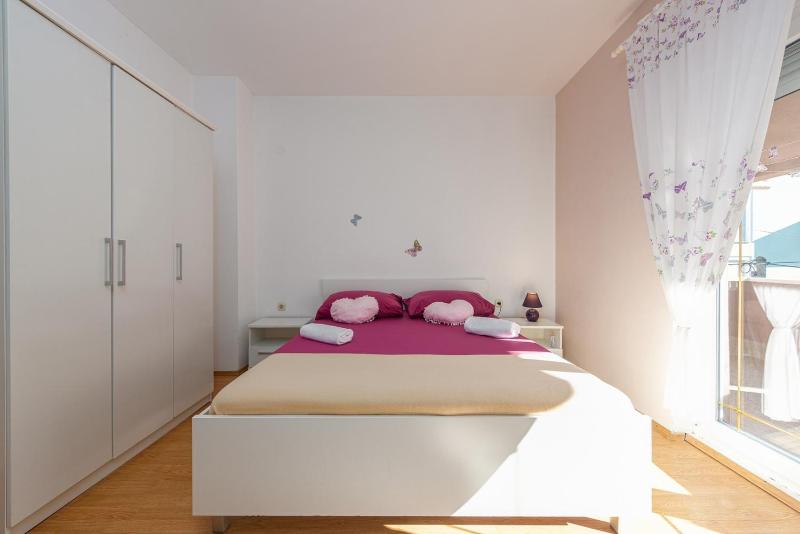 Apartment Kiara with Pool - image 21