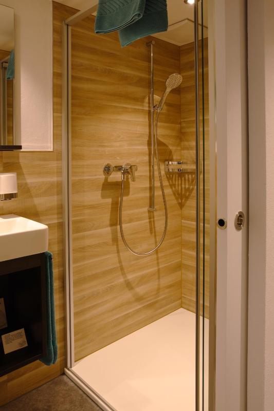 Large Double or Twin Room image 3