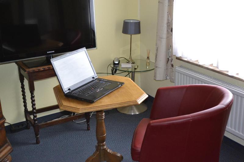 Single Room image 4