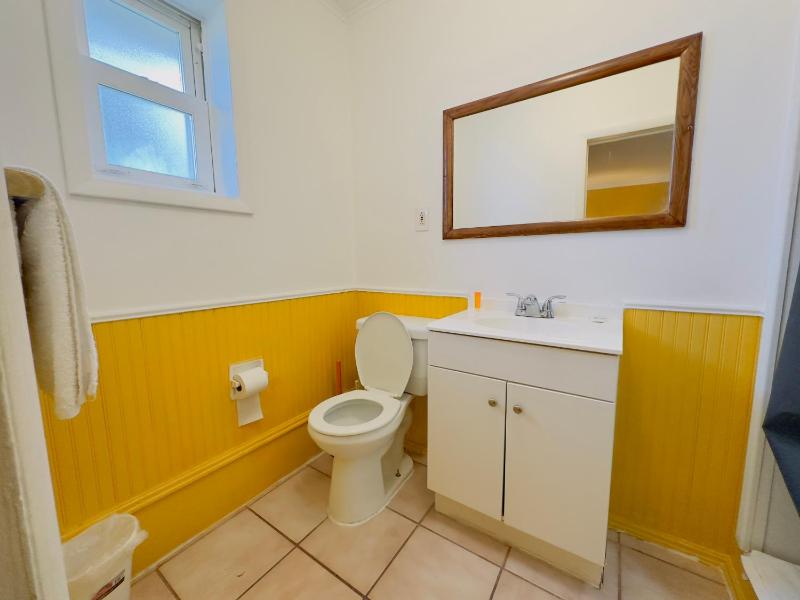 Deluxe King Room image 2