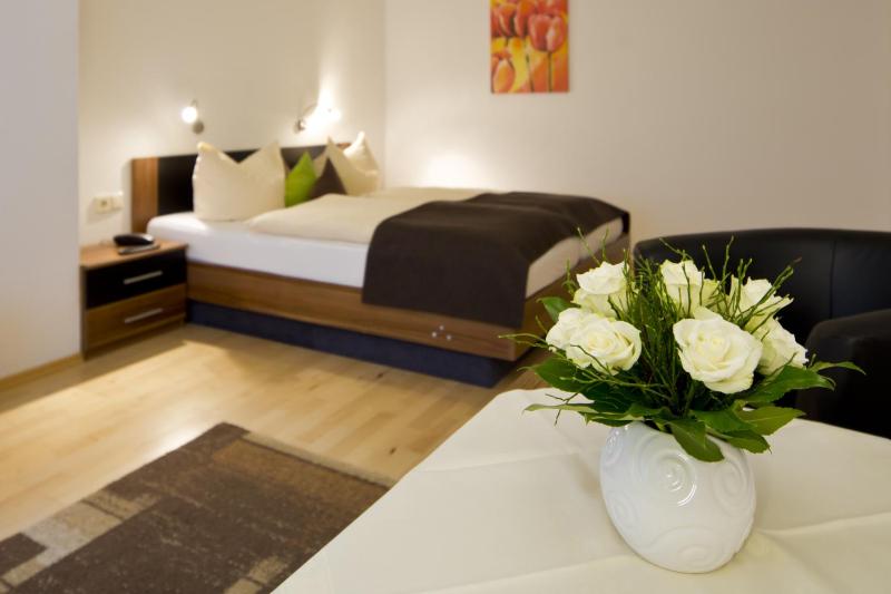Double Room image 3