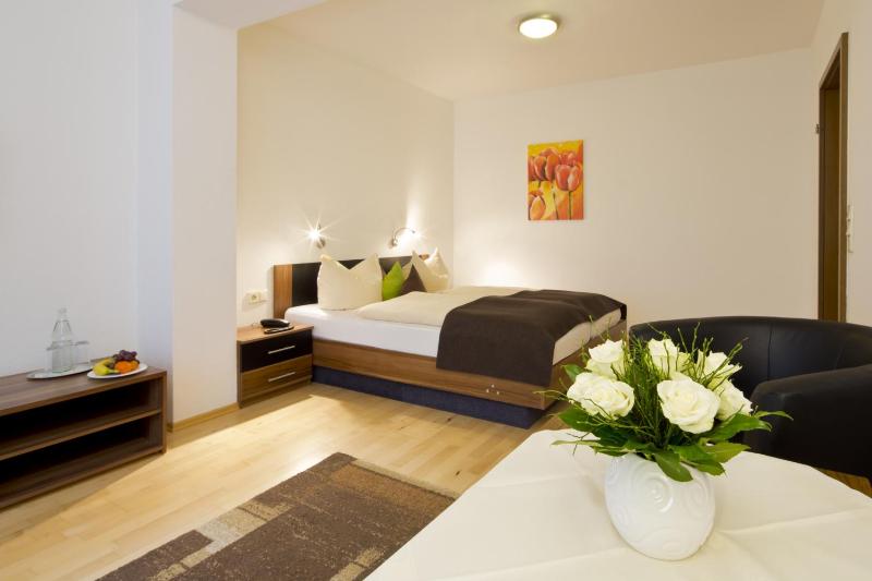 Double Room image 4