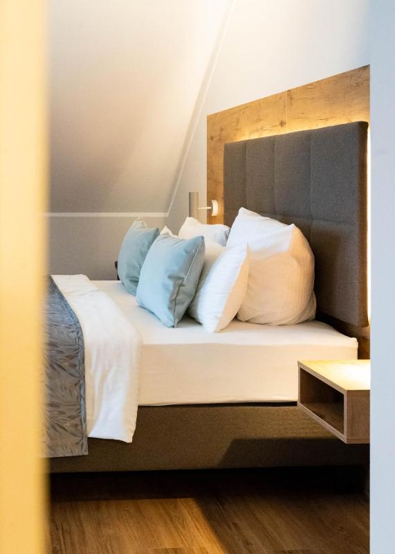 Double Room image 2