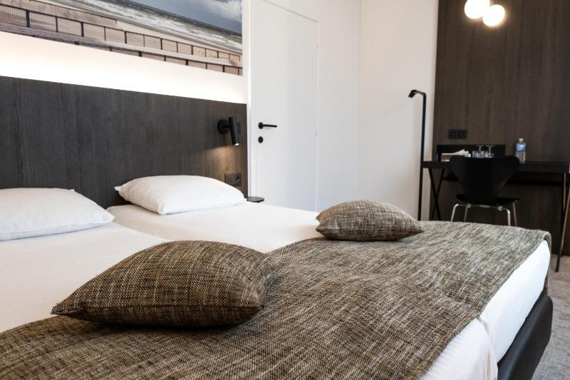 Economy Double or Twin Room image 3