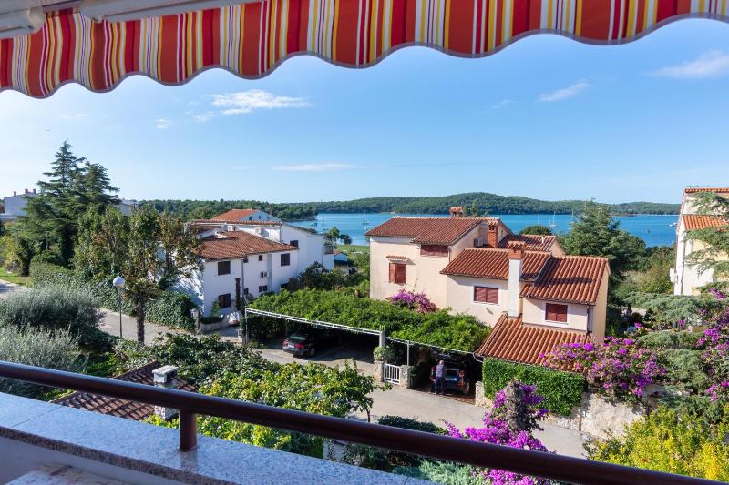 One-Bedroom Apartment with Balcony and Sea View image 2
