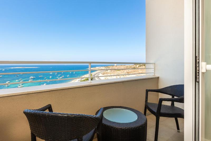 Superior Double or Twin Room with Sea View image 4