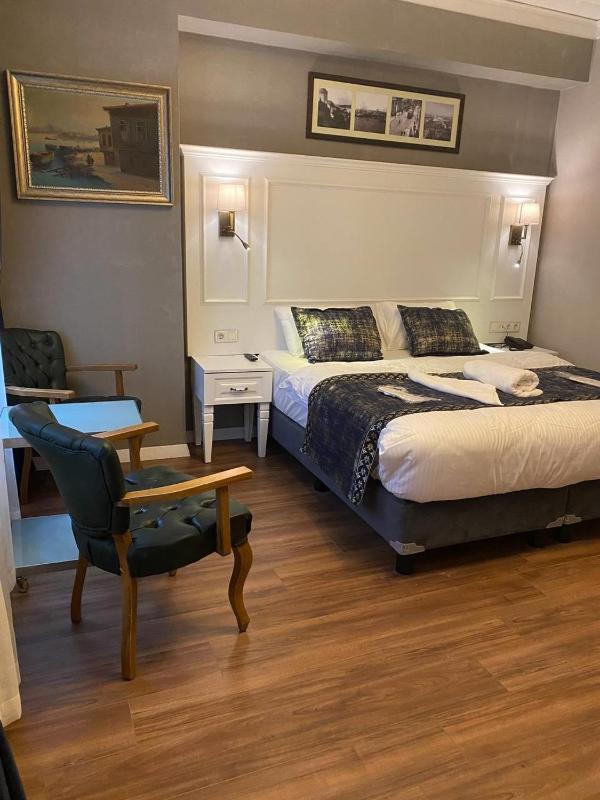 Deluxe Double Room image 3