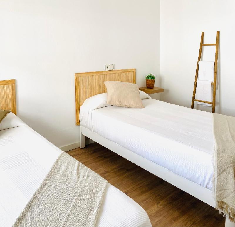 Double or Twin Room with Shared Bathroom image 4