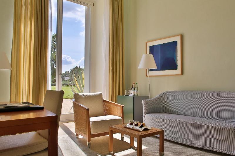 Comfort Room image 3