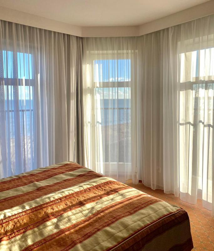 Studio with Sea View image 1