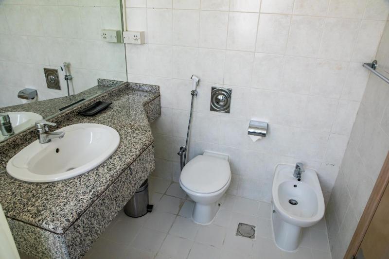One-Bedroom Apartment image 2