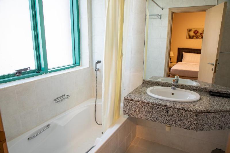 One-Bedroom Apartment image 4