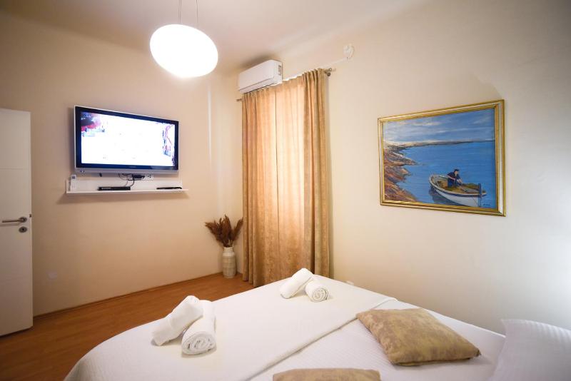 Apartment with Terrace image 4