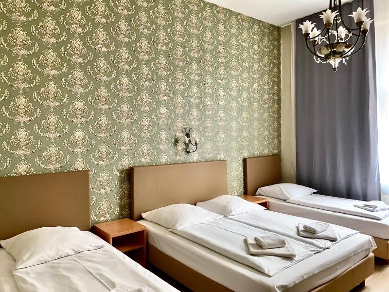 Quadruple Room image 4