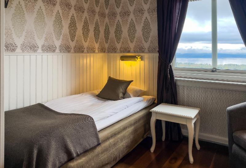 Standard Single Room image 3