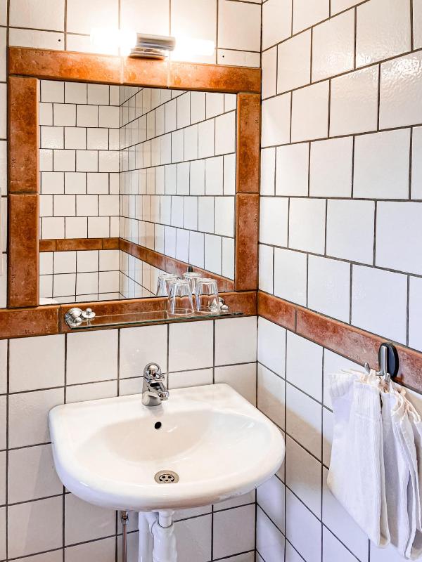 Deluxe Double Room image 3