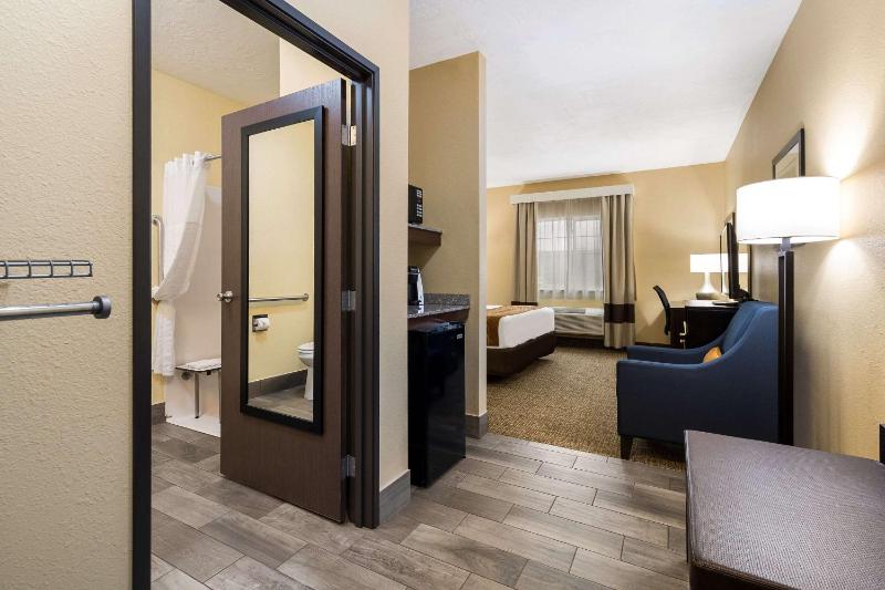 King Room - Disability Access - Non-Smoking image 4