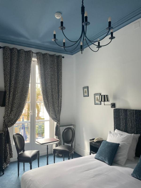 Superior Double Room image 1