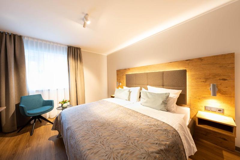 Double Room image 1