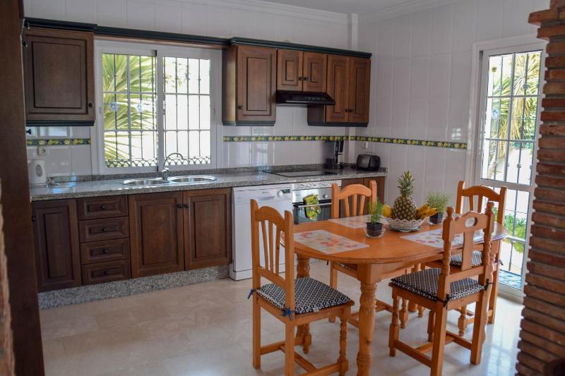Nerja Paradise Rentals - Villa Flamingo - image 15